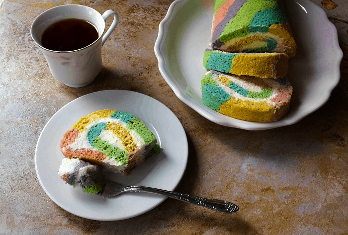 Keto Colorful Roll Cake